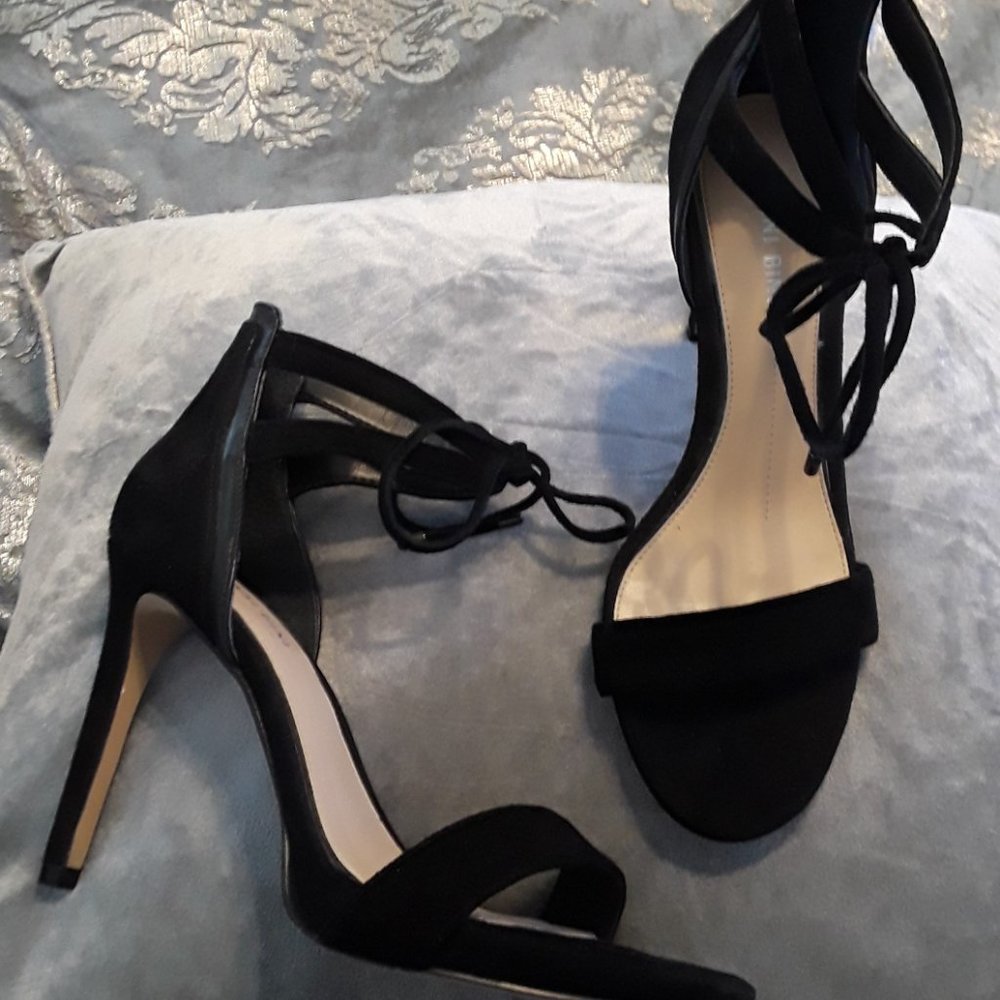Gianni Bini Black Jordie heels - Picture 3 of 4